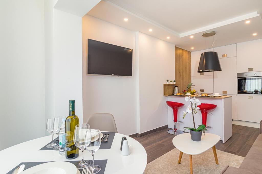 N&G New Apartment Stoja Beach Pula Buitenkant foto